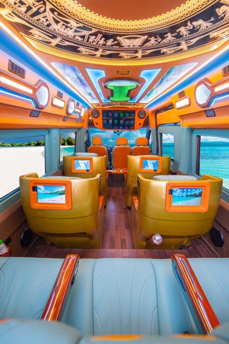 Skybus Solati Limousine 9 chỗ, bản Limited VVIP