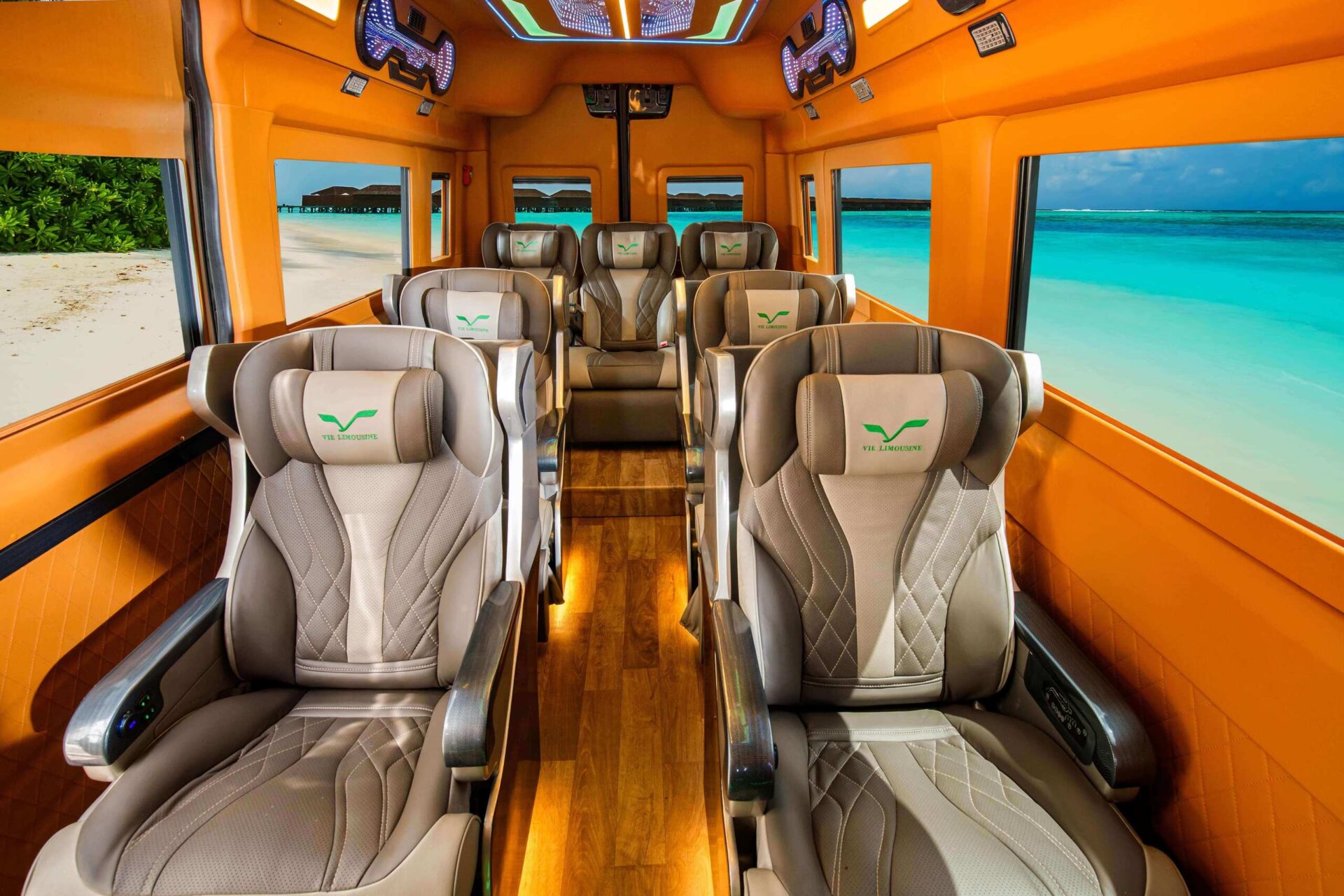 Vie Limo tự hào là đơn vị cung cấp dịch vụ xe limousine đẳng cấp và tốt nhất tại TPHCM, mang đến cho bạn trải nghiệm tốt nhất trong từng chuyến đi.