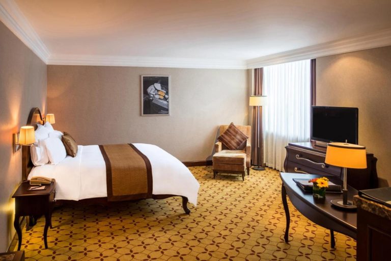 Khách sạn Eastin Grand – 5 sao