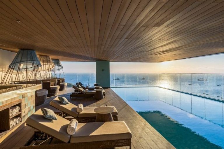 Khách sạn Fusion Suites – 5 sao