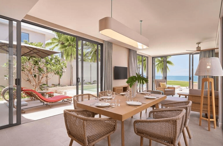 Beachfront Villa (Oceanfront Villa)