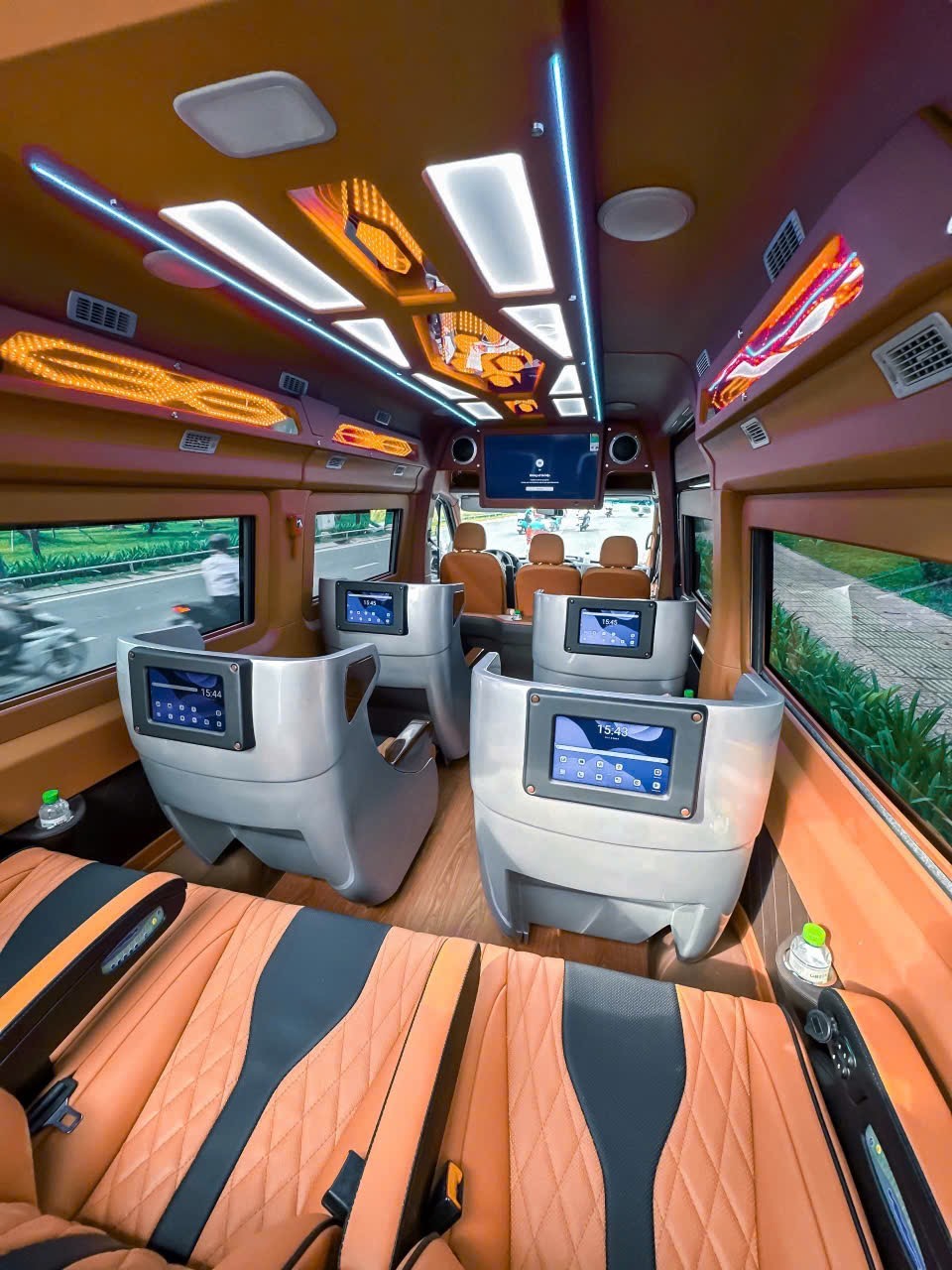 Bảng giá thuê xe Solati Limousine 9 chỗ đi Long Hải