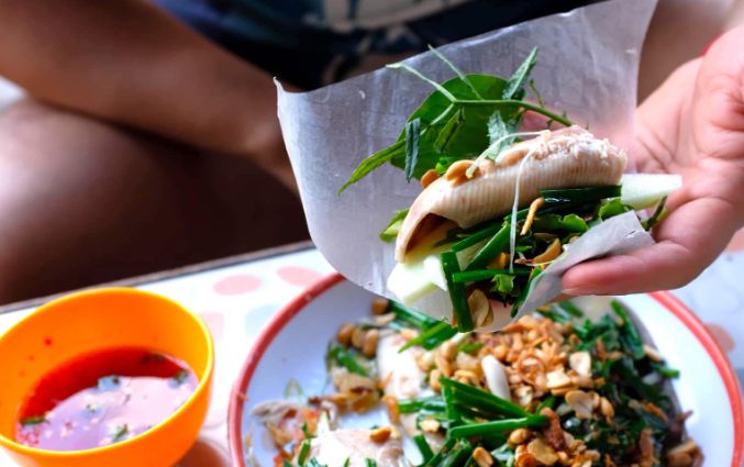 Cá lồi xối mỡ cuốn bánh tráng