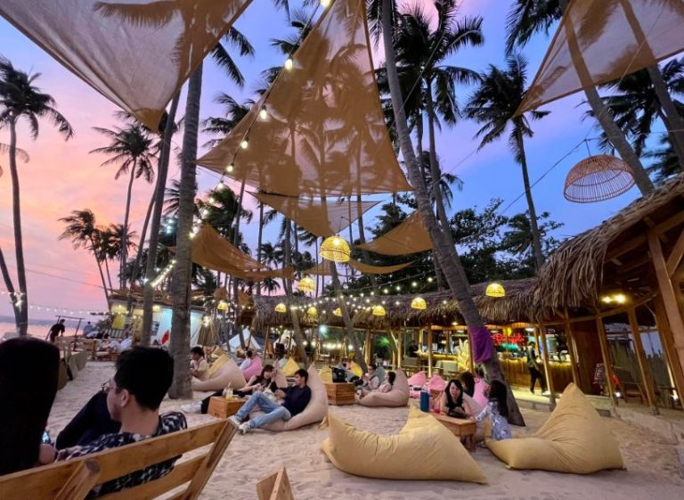 Pineapple Mũi Né – Điểm Ngắm Hoàng Hôn Cực Chill Trên Biển