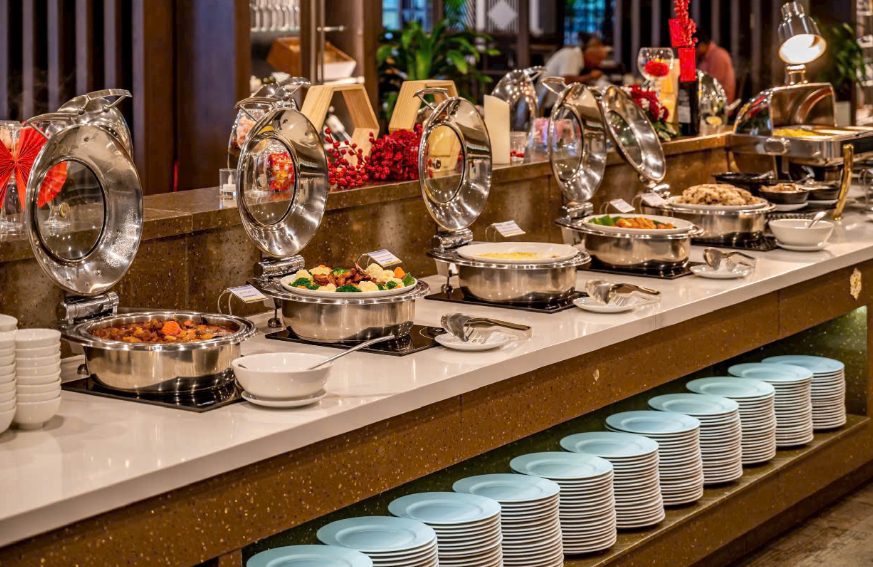 Nhà hàng buffet đa dạng với đầy đủ các món