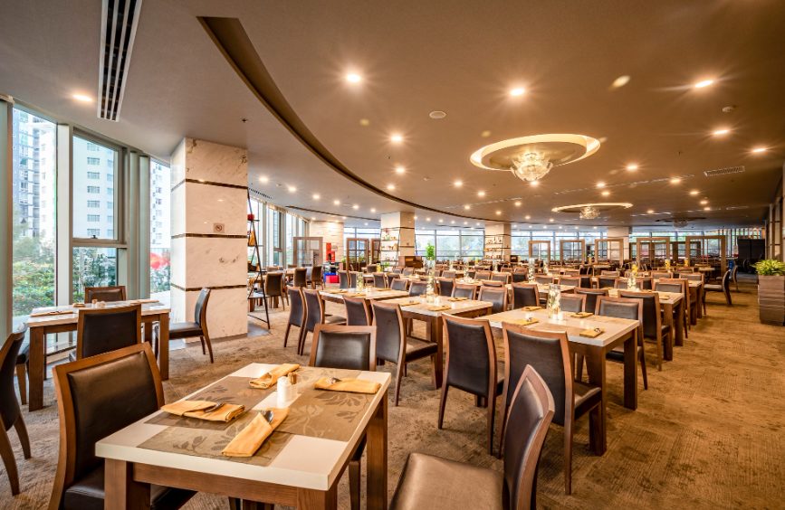 Nhà hàng buffet đa dạng với đầy đủ các món