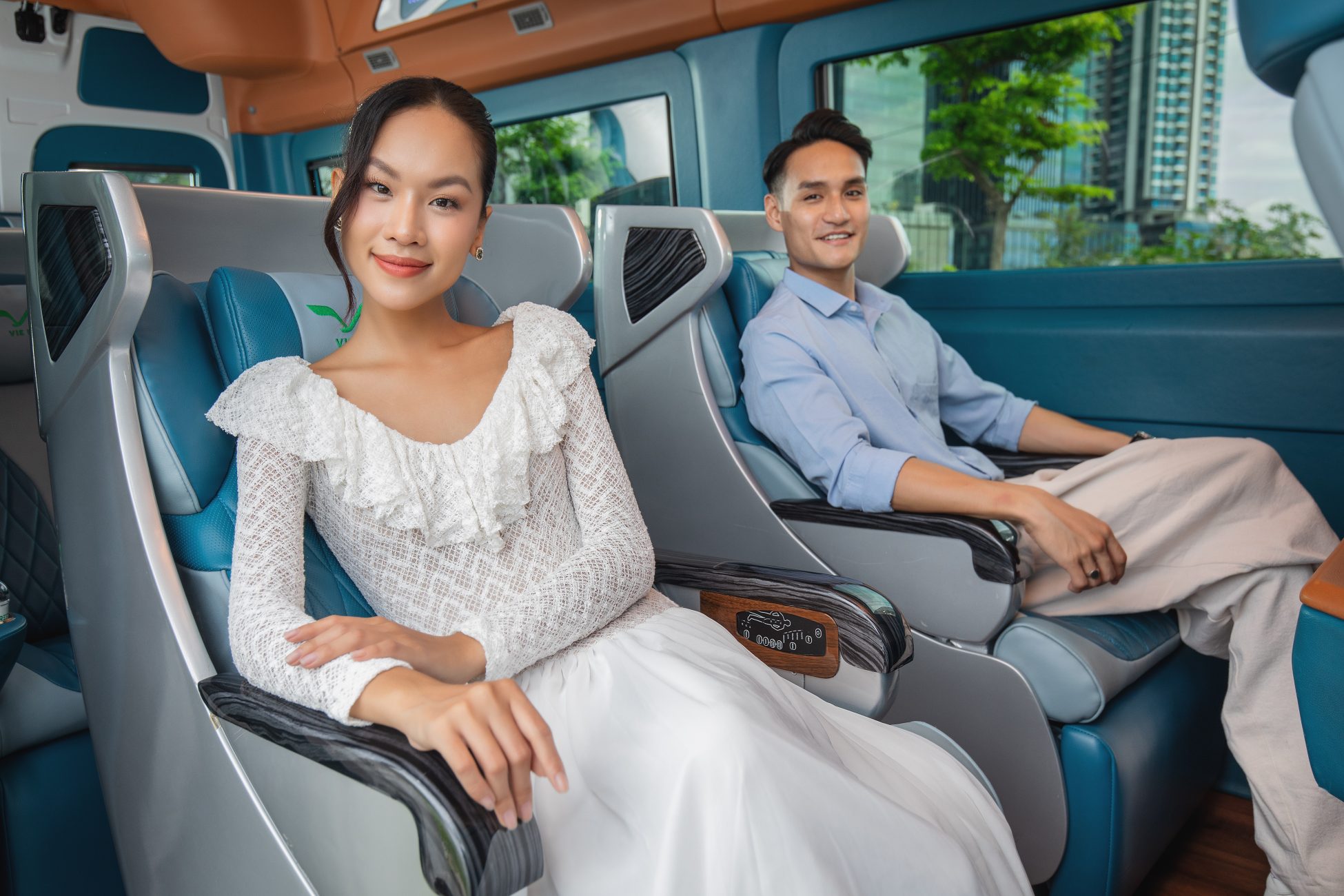 Xe khách/Limousine