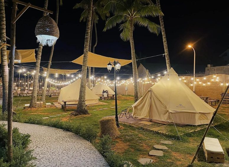 Camping dưới rặng dừa xanh mát