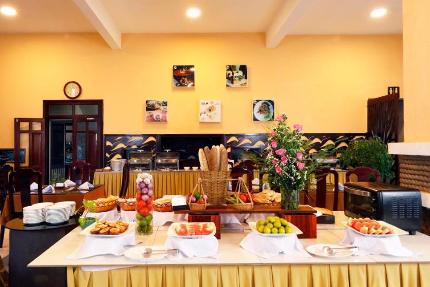 Hon Rom Central Beach Resort