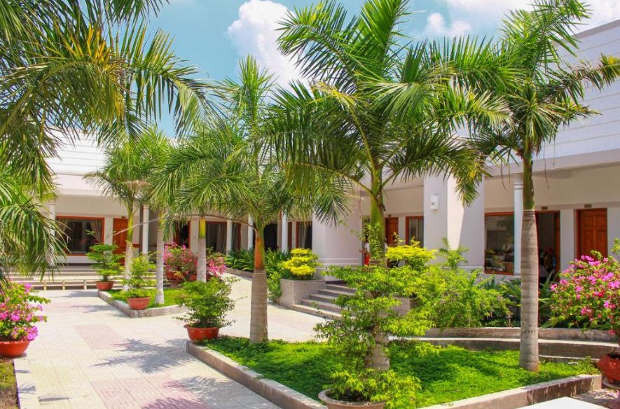 Đất Lành Beach Resort