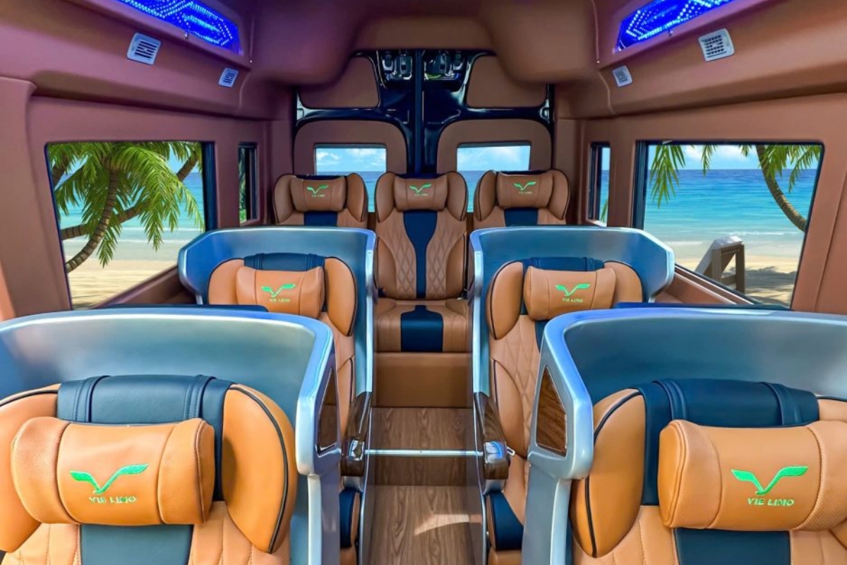 di chuyển bằng xe limousine
