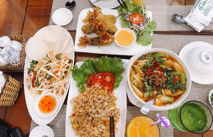 Nhà hàng buffet chay Hương Sen Trắng
