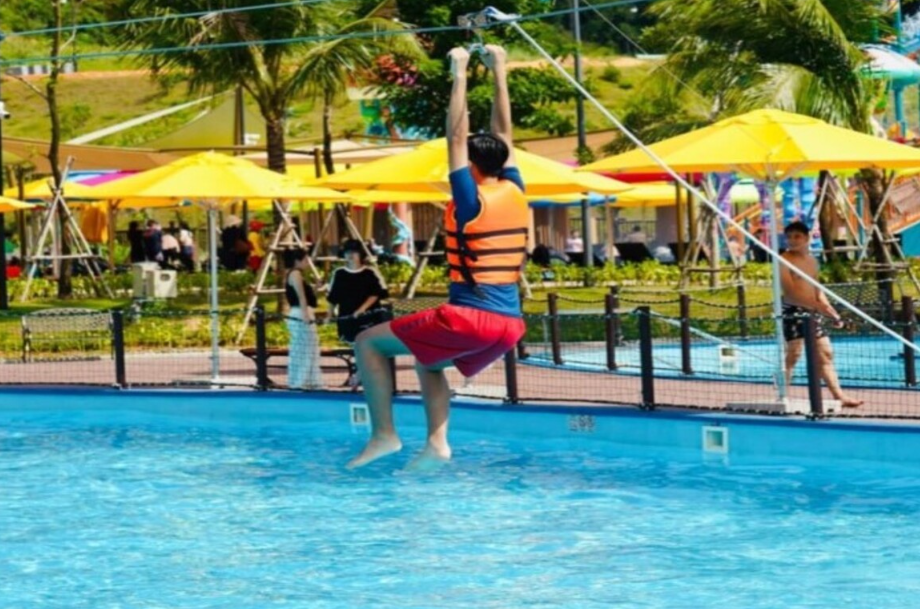 Vượt sóng – Over the sea