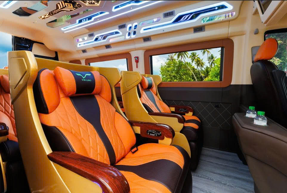 Xe limousine tại Vie Limo