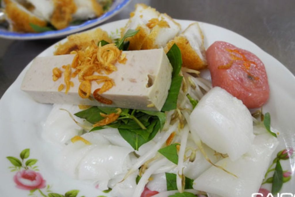 Bánh Cuốn Nóng Cô Thừa Với Hơn 30 Năm