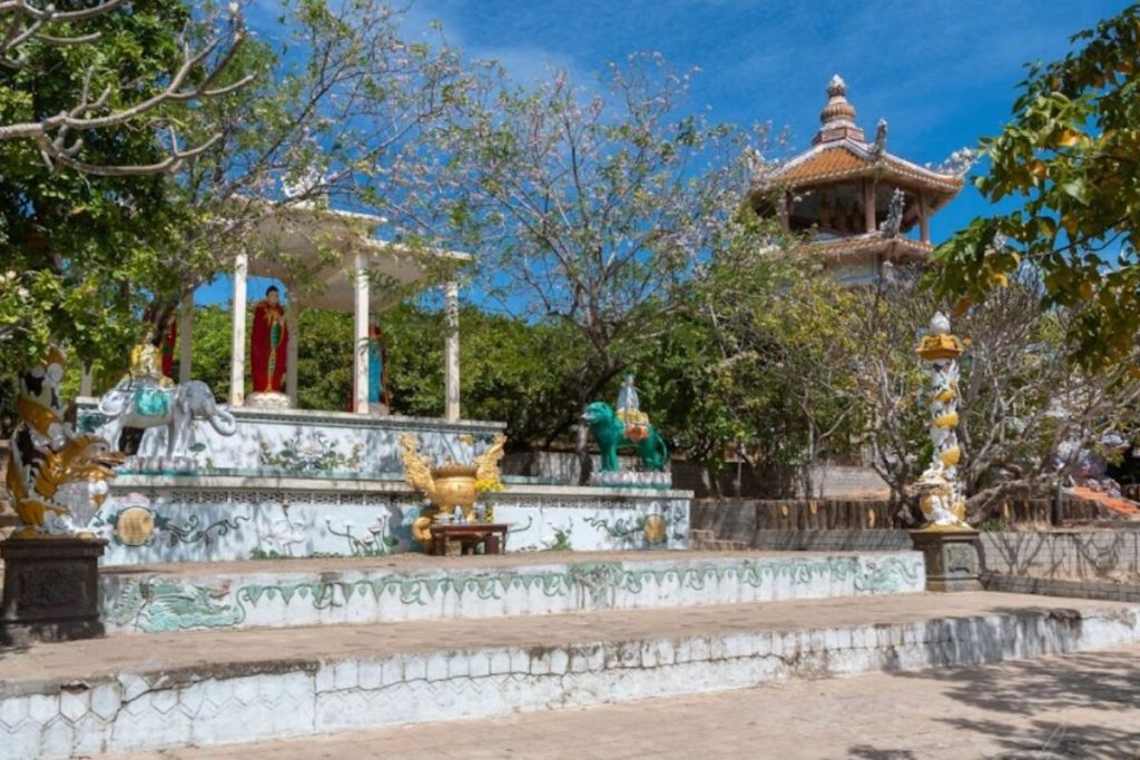 Trải nghiệm vãn cảnh ngôi chùa Phan Thiết hoài cổ, uy nghi