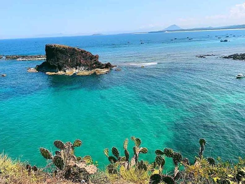 Biển xanh trong veo