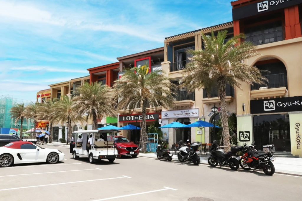 Tuyến phố shophouse sầm uất