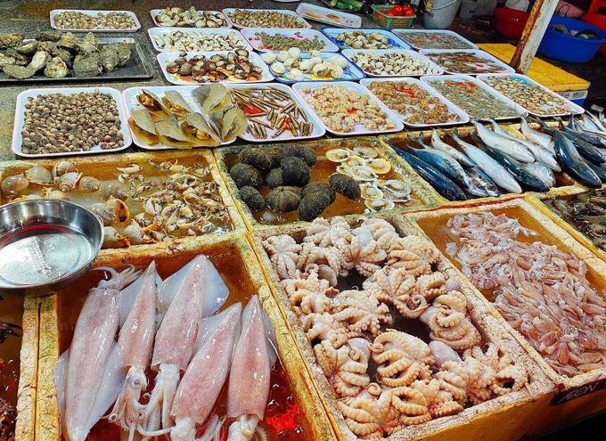 Hải sản tươi sống