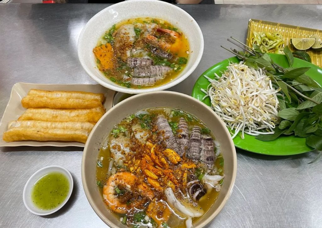 Bánh Canh Tôm Tít Bà Ba
