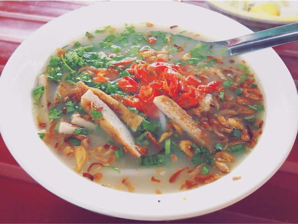 Bánh canh chả cá Bà Tư Vũng Tàu