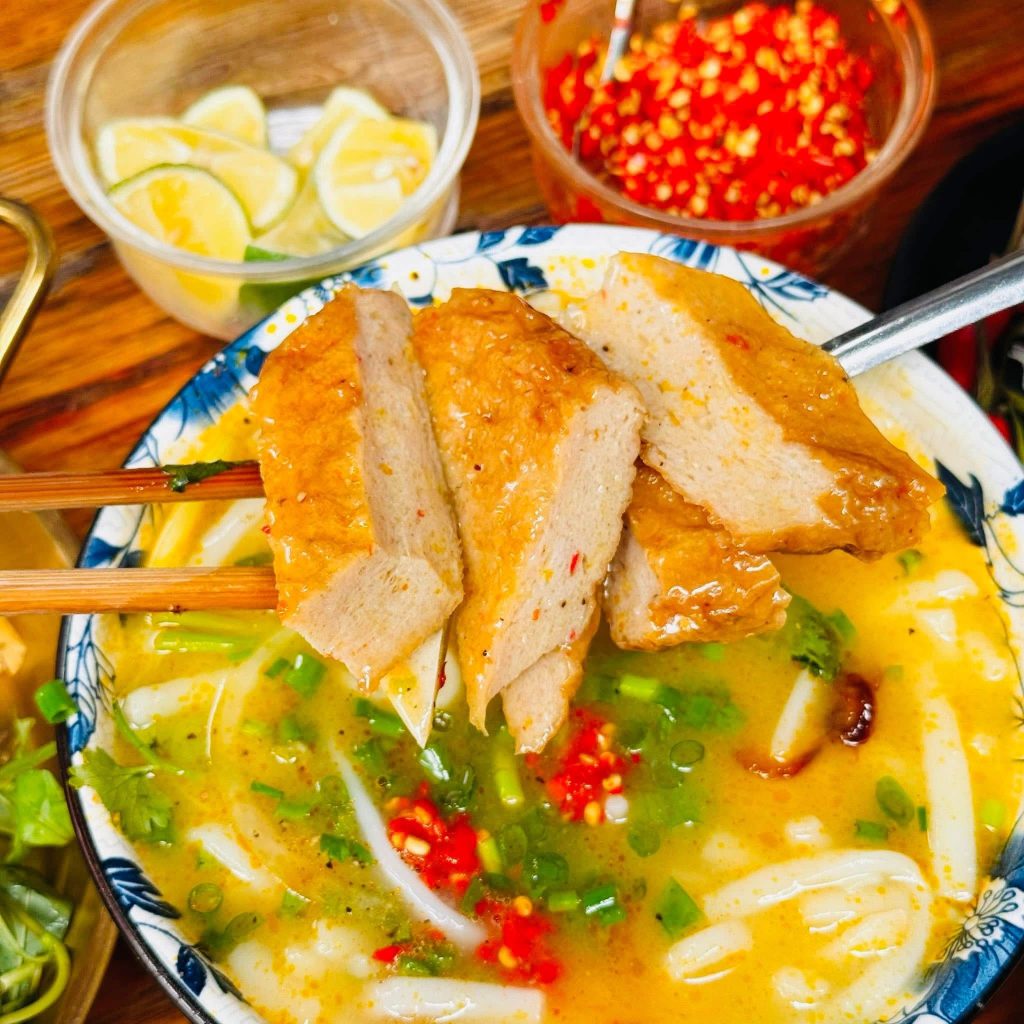 Bánh canh chả cá Lagi