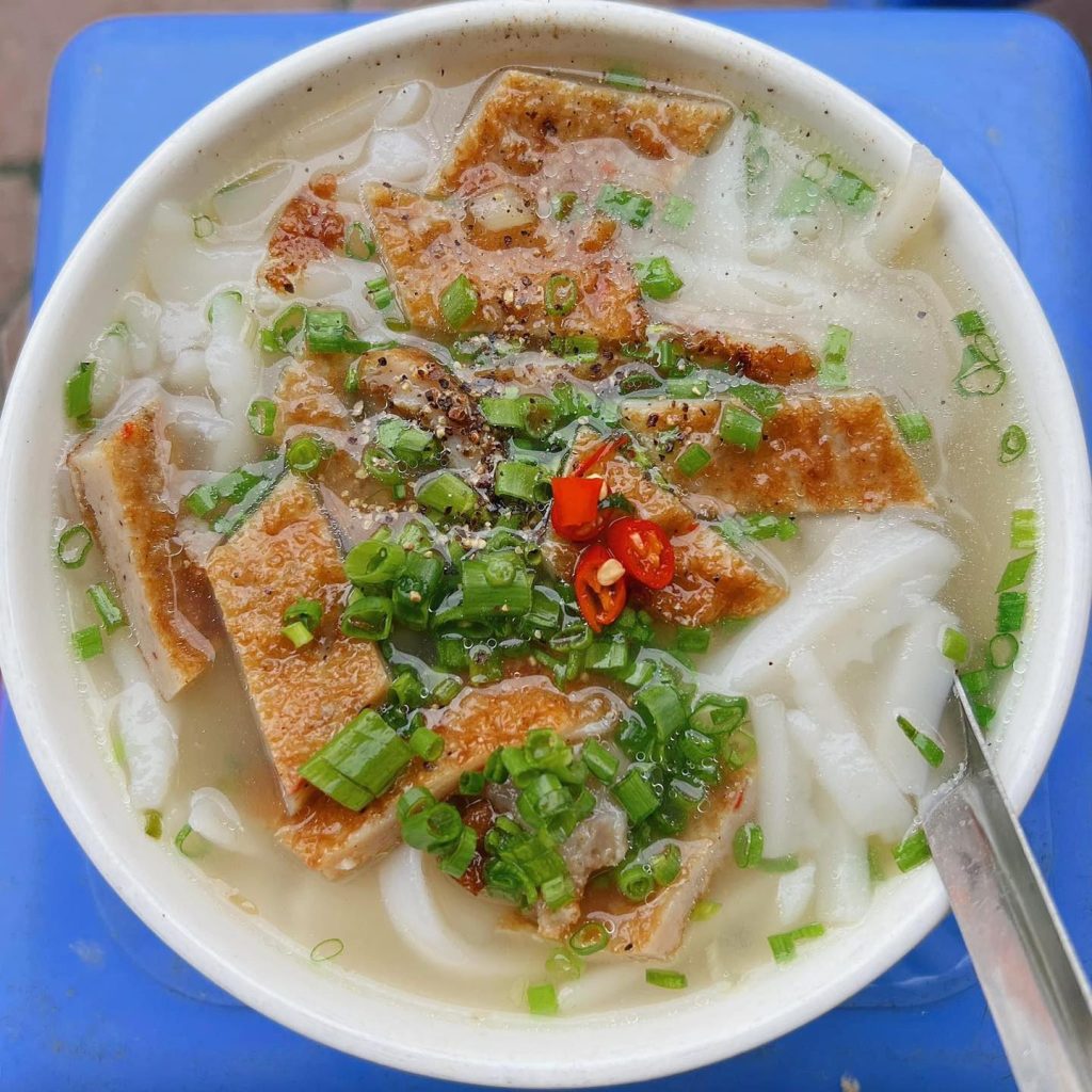 Bánh canh chả cá Phan Bội Châu
