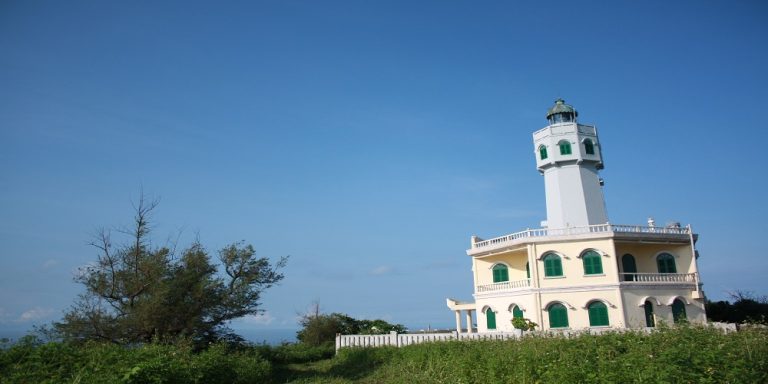 Hải đăng Phú Quý: Điểm dừng chân cho người mê khám phá