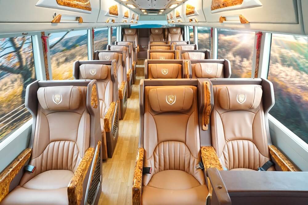 Nên đi xe khách hay Limousine
