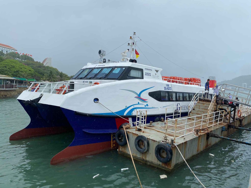 Sài Gòn tới Vũng Tàu bằng tàu cánh ngầm hoặc tàu cao tốc